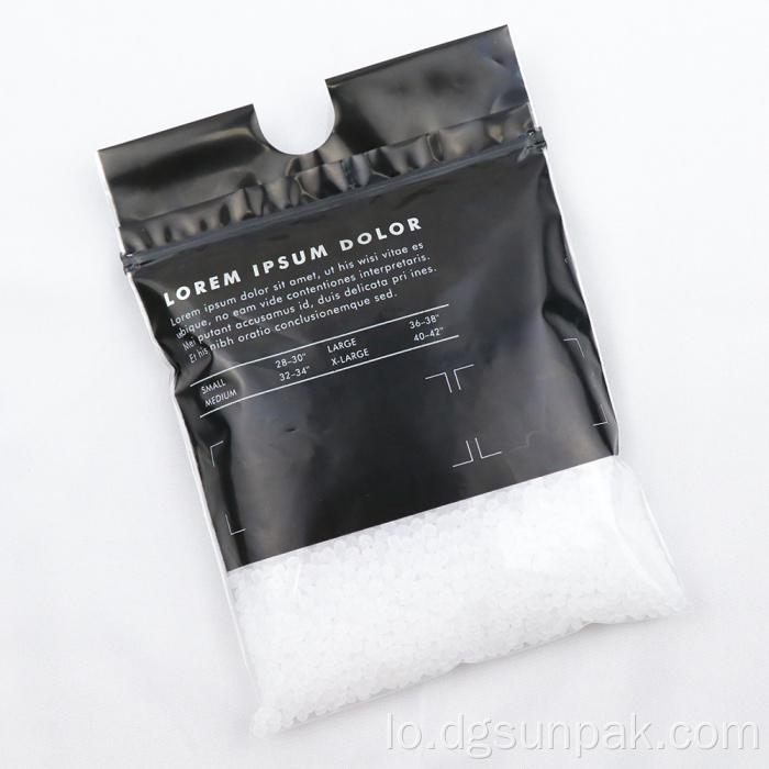 ກະເປົາຫຸ້ມຫໍ່ zipper ດ້ວຍປ່ອງຢ້ຽມທີ່ຈະແຈ້ງແລະ hook